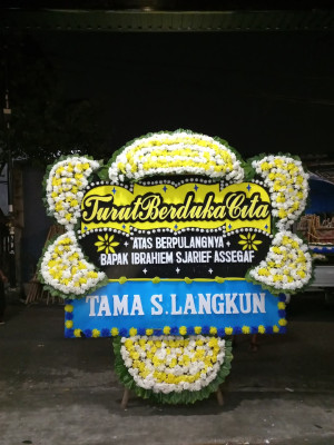Papan Bunga Duka di Silaen