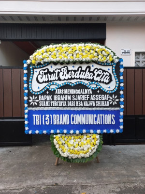 Papan Bunga Duka di Silaen